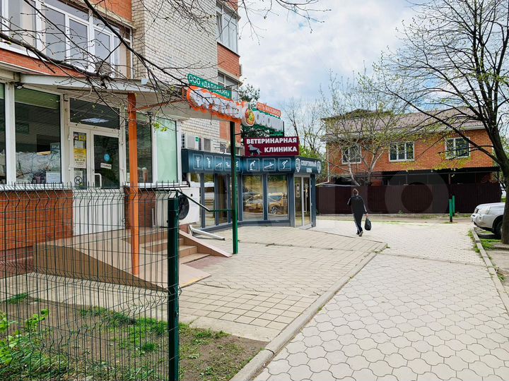 3 помещения одним лотом, с арендаторами, 257 м²