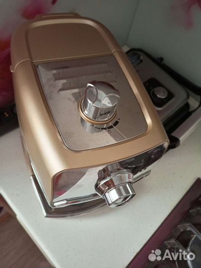 Кофеварка рожковая polaris