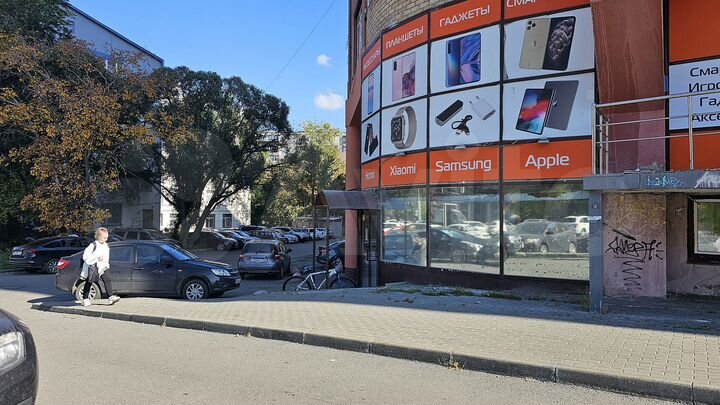 Сдам торговое помещение, 182 м²