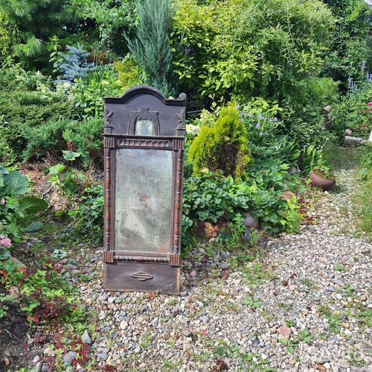 Старинное зеркало