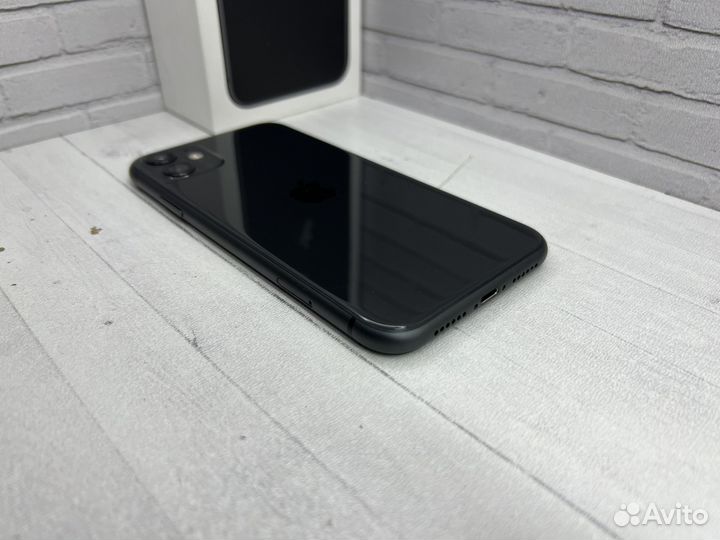 iPhone 11, 64 ГБ