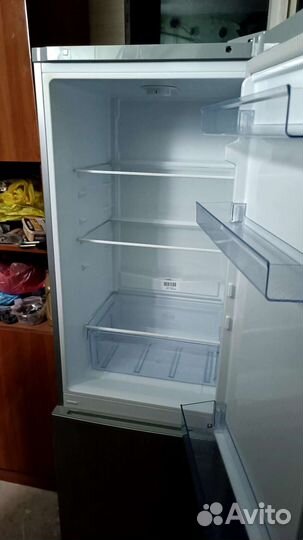 Холодильник 2х камерный