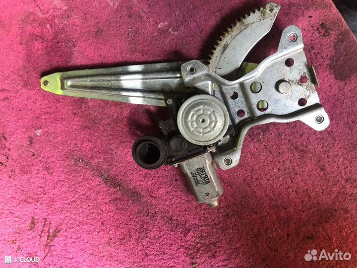 Стеклоподъемник на toyota premio ZZT240 1zzfe