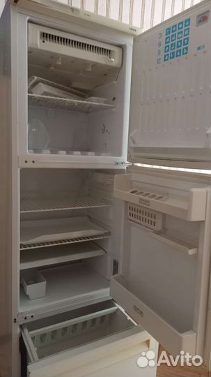 Холодильник 3х камерный Stinol