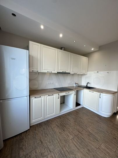 2-к. квартира, 55 м², 8/22 эт.