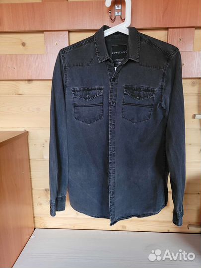 Очень много рубашек,футболок