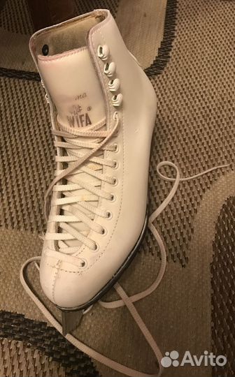 Коньки фигурные 37 размер