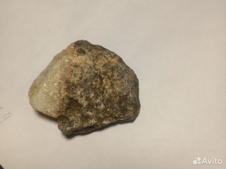 Гранит челый камень