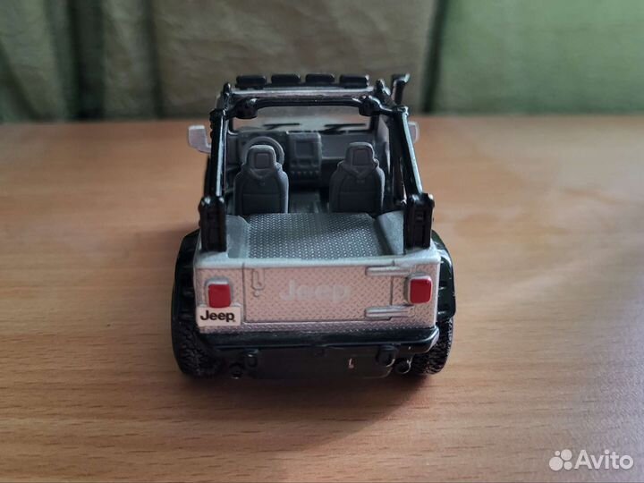 Модель Jeep Wrangler Rubicon 2003 (1/35)