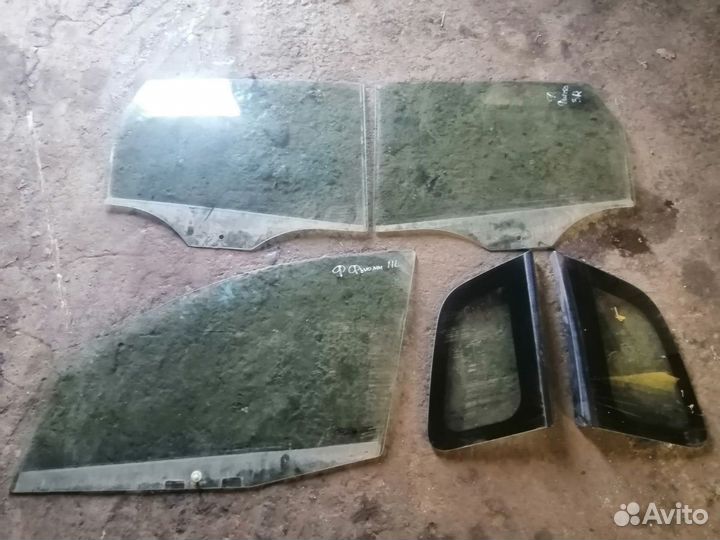 Стекло двери Форд Фиеста М5
