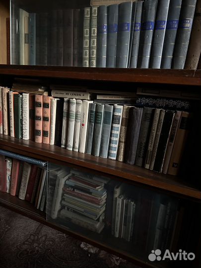 Продается библиотека, 100-150 экз