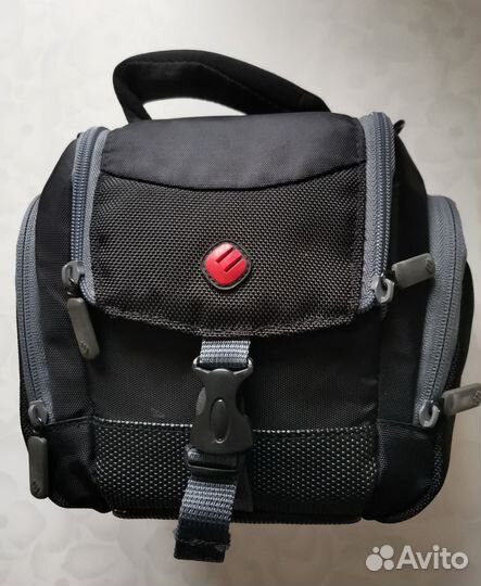 Зеркальный фотоаппарат Canon EOS 1200D