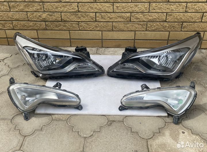 Комплект фары оригинал Hyundai Solaris 1 рест
