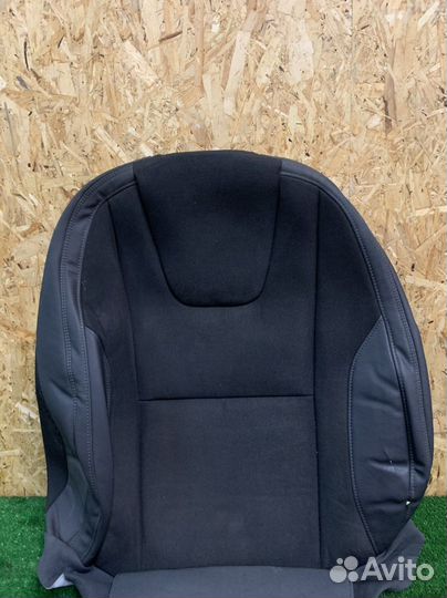 Volvo XC70 S80 обшивка переднего левого сидения