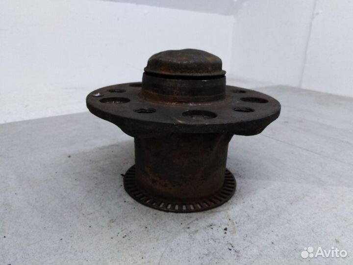 Ступица передняя Мерседес