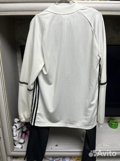 Спортивный костюм adidas