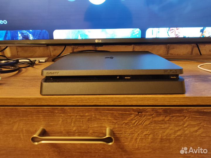 Sony PS4 slim 500gb + 4 игры