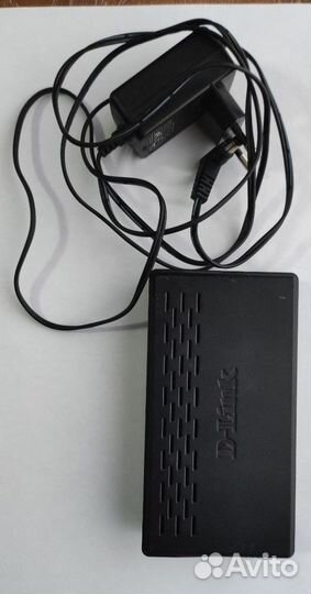 Коммутатор D-link DES-1008A