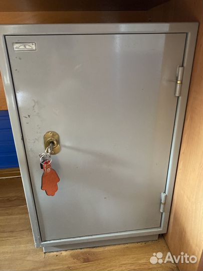 Сейф металлический