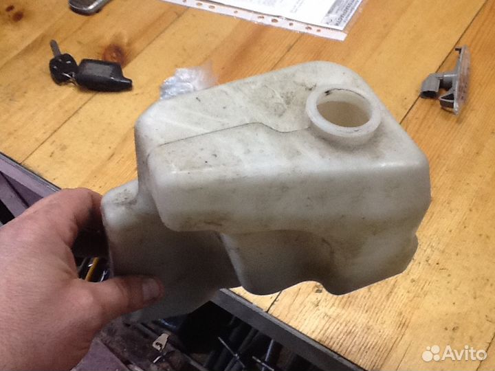 Тойота камри расширительный бачек