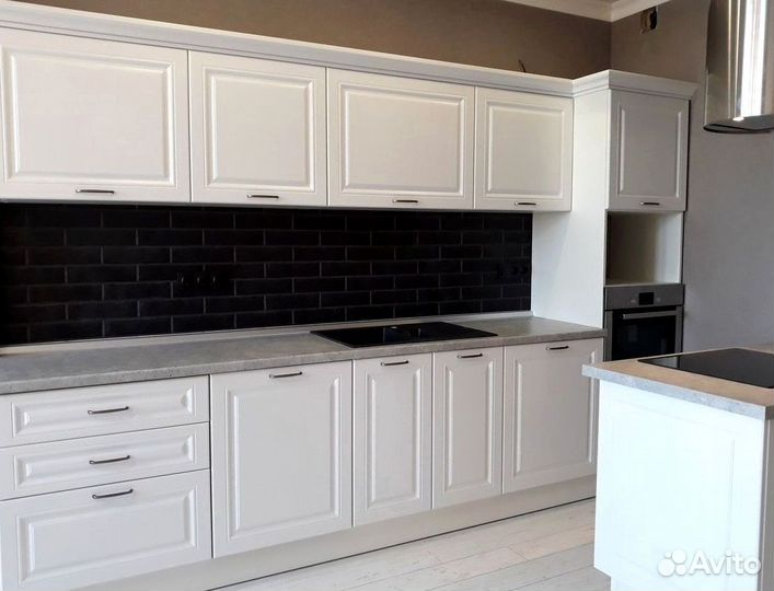 Угловой кухонный гарнитур современный с островом