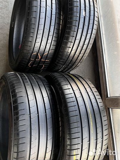 Pirelli P Zero PZ4 225/40 R19 и 255/35 R19