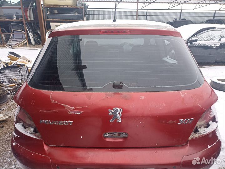 Пежо 307 крышка багажника красная полез лак