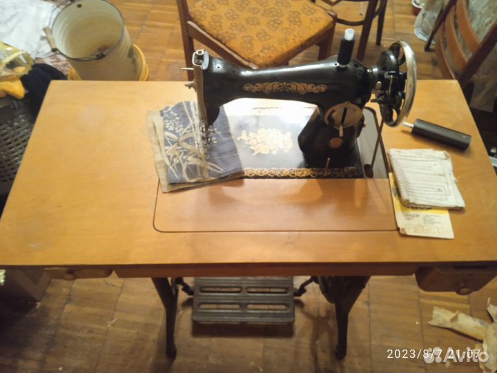 Швейная машинку продам