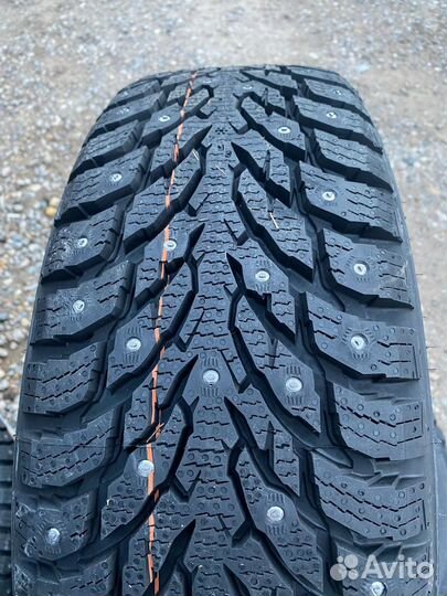 Nokian Tyres Hakkapeliitta 9 SUV 215/65 R17 103T