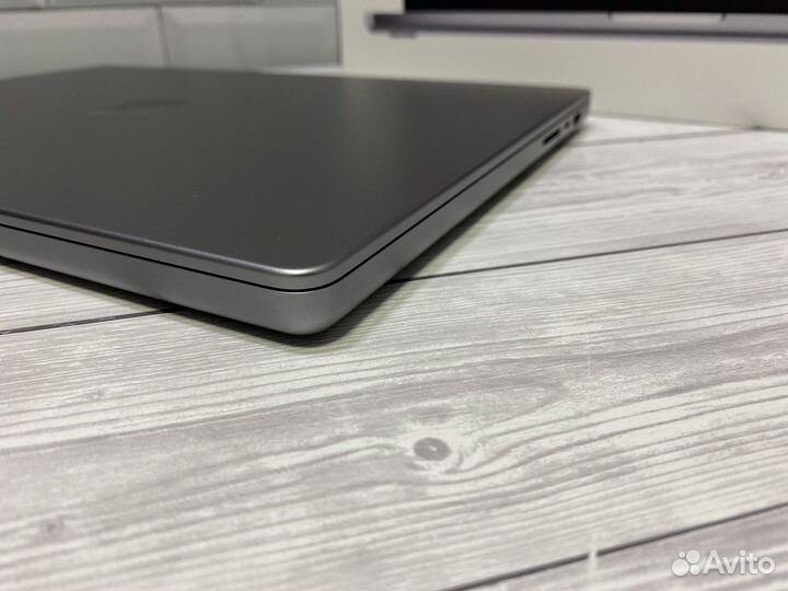 MacBook Pro 16“ — M1 Pro, 16/512, 95 циклов