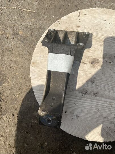 Кронштейн двигателя bmw 5 e39