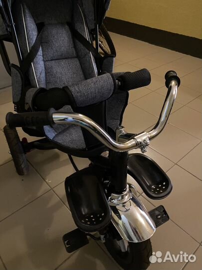 Детский велосипед с ручкой