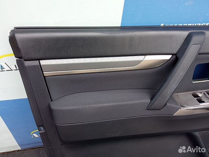 Обшивка двери передней левой Mitsubishi pajero IV