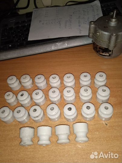 Патрон Е-14,Е-27 Изолятор Стартер к люминисц лампе