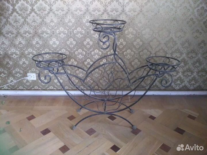 Подставка под цветы