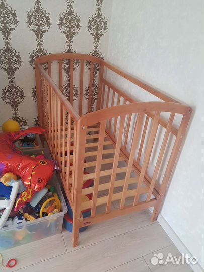 Детская кроватка