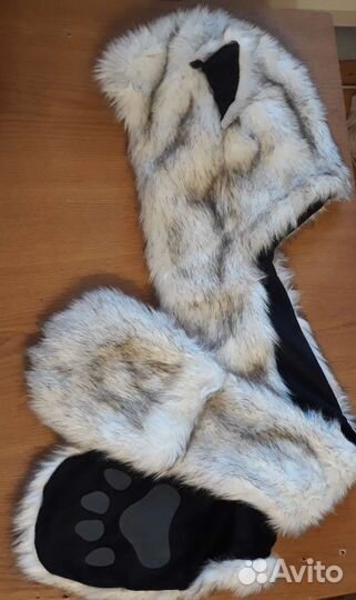 Шапка с ушками и лапками