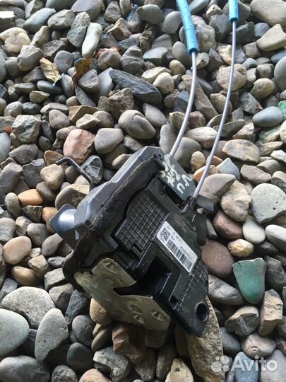 Hyundai solaris 2017 замок двери передней левой