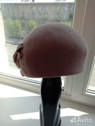 Женская шапка фетровая