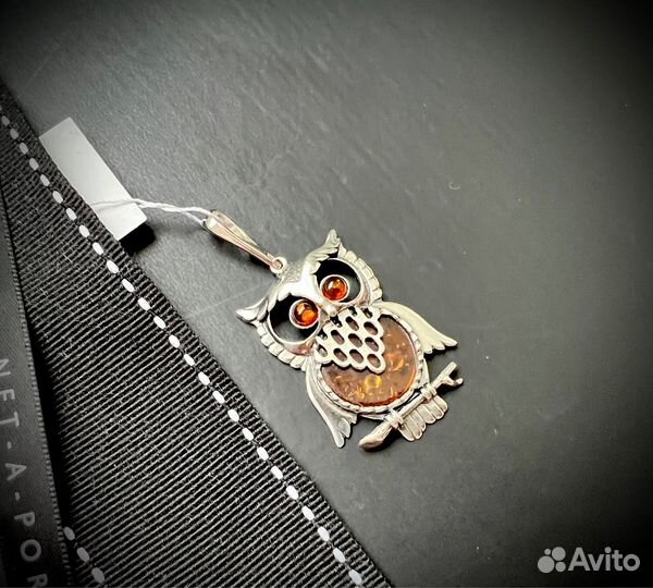 Кулон с янтарем