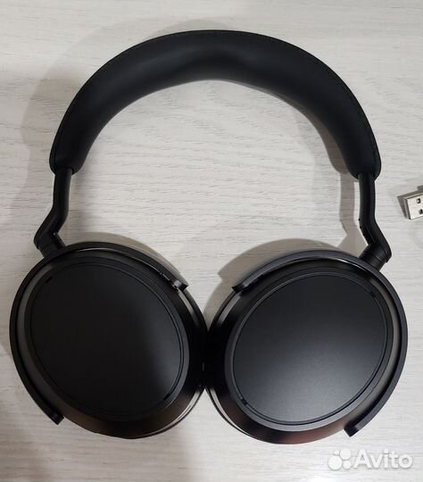 Наушники Sennheiser Momentum 4