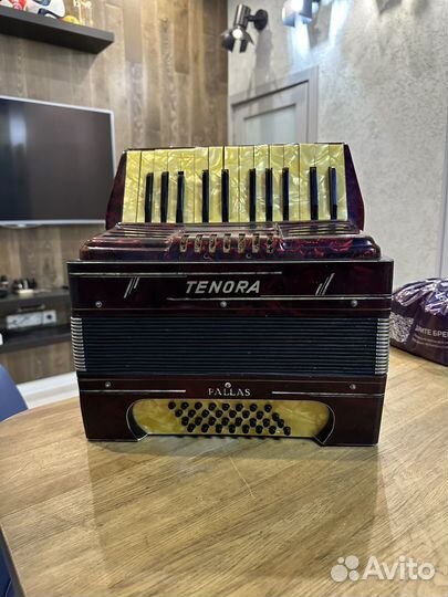 Аккордеон Tenora pallas