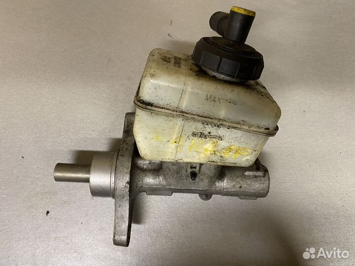 Цилиндр тормозной главный Renault Sandero