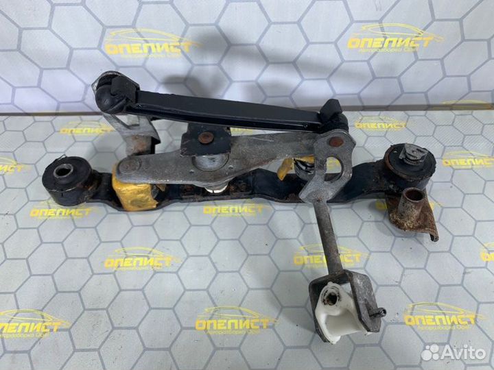 Рычаги кулисы кпп Opel Astra H Z18XER