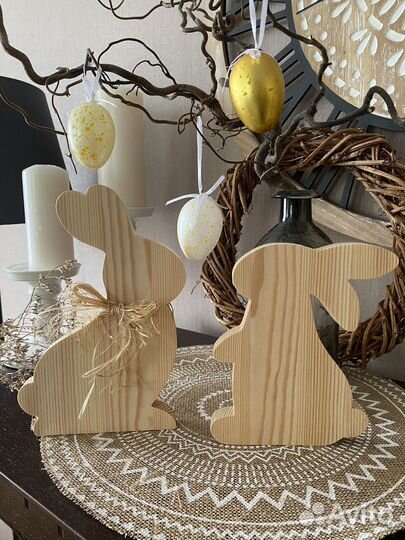 Зайцы из дерева