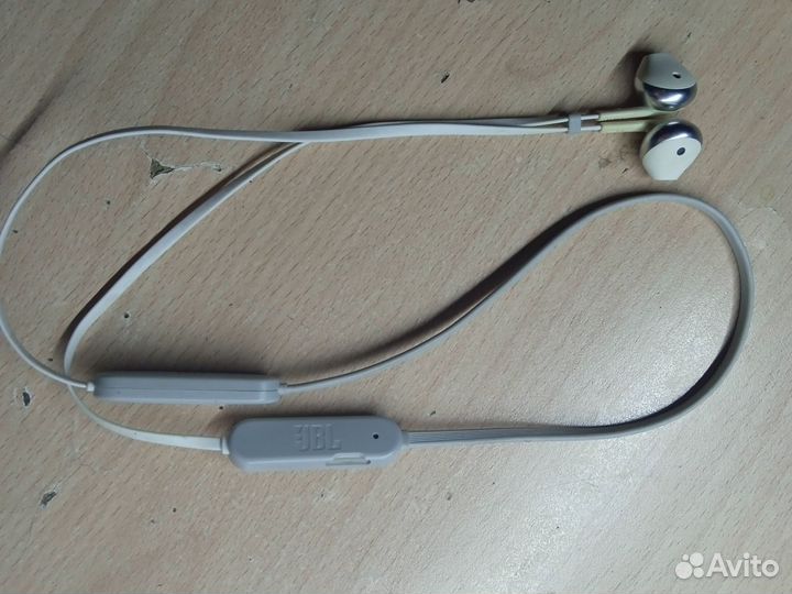Наушники JBL