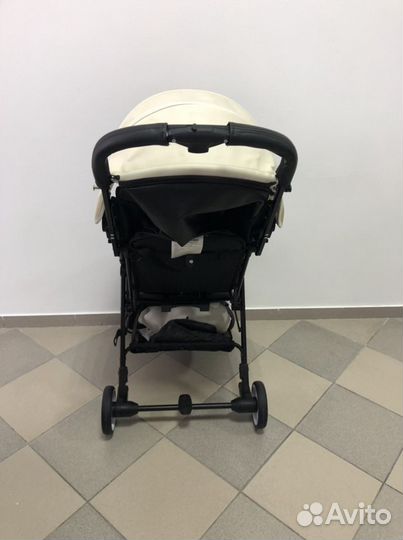 Прогулочная коляска Эко кожа Польша белая