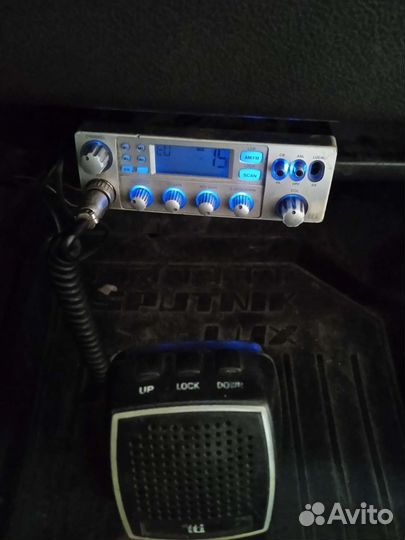 Автомобильная рация с антенной