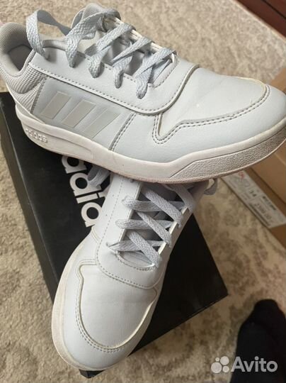 Кроссовки для девочки