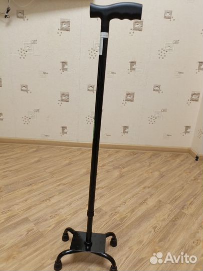 Трость четырехопорная в отличном состоянии